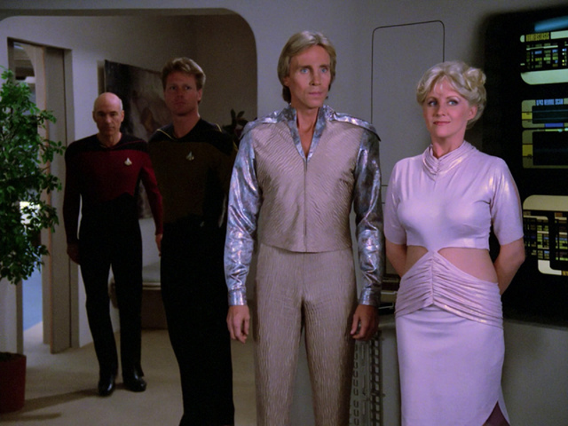Illustration for article titled Los trajes más locos e increíbles de Star Trek: La nueva generación